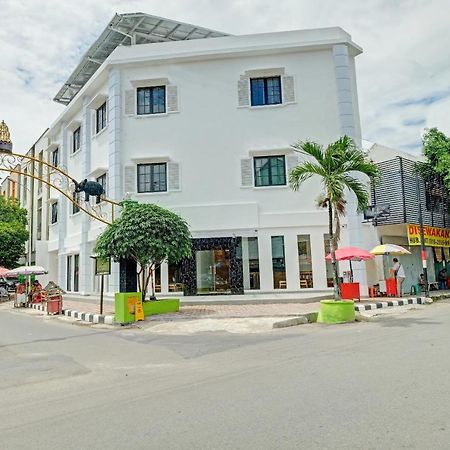 Collection O 90774 Homi Stay Surakarta  Экстерьер фото