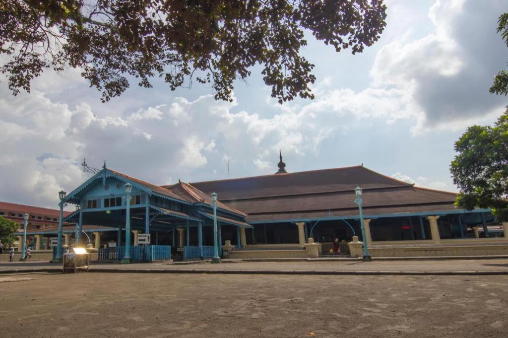 Collection O 90774 Homi Stay Surakarta  Экстерьер фото